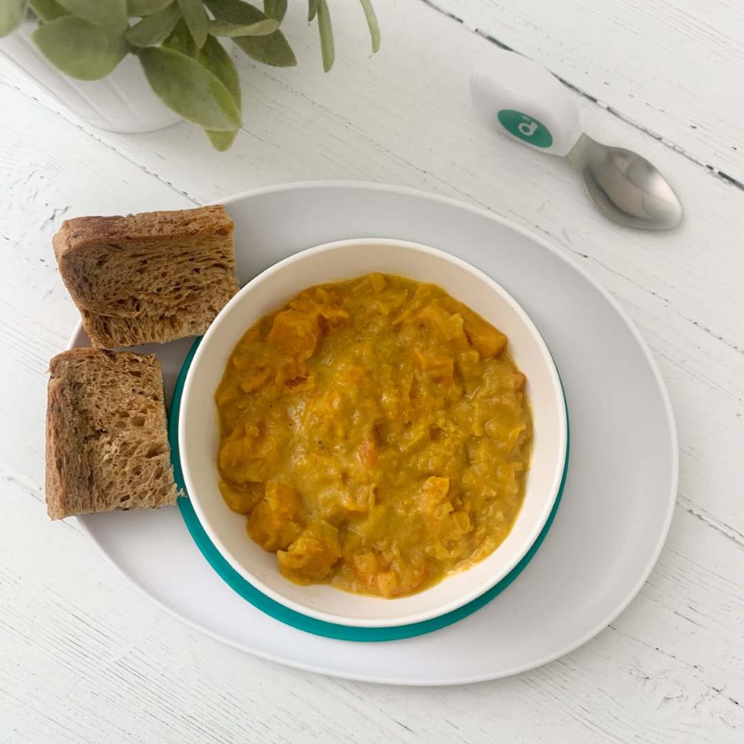 sweet potato and lentil soup - recipe by doddl|red pepper muffins on a doddl plate - recipe by doddl|sweet potato and lentil soup - recipe by doddl|a bowl of sweet potato and lentil soup in close up - recipe by doddl