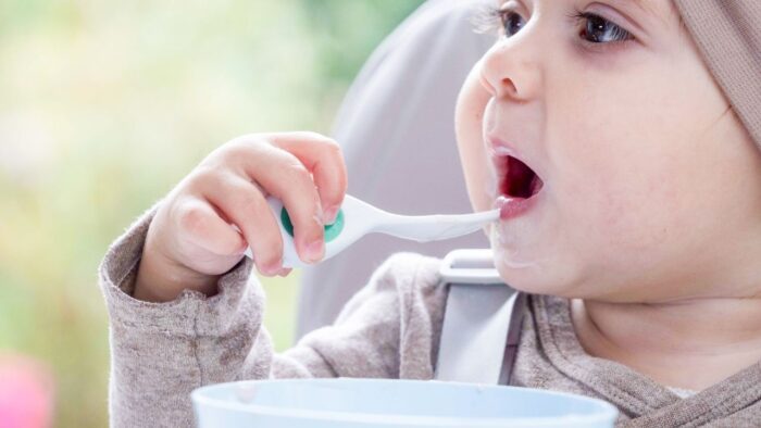 Top 4 tips to encourage spoon feeding during weaning|Top 4 tips to encourage spoon feeding during weaning|Top 4 tips to encourage spoon feeding during weaning
