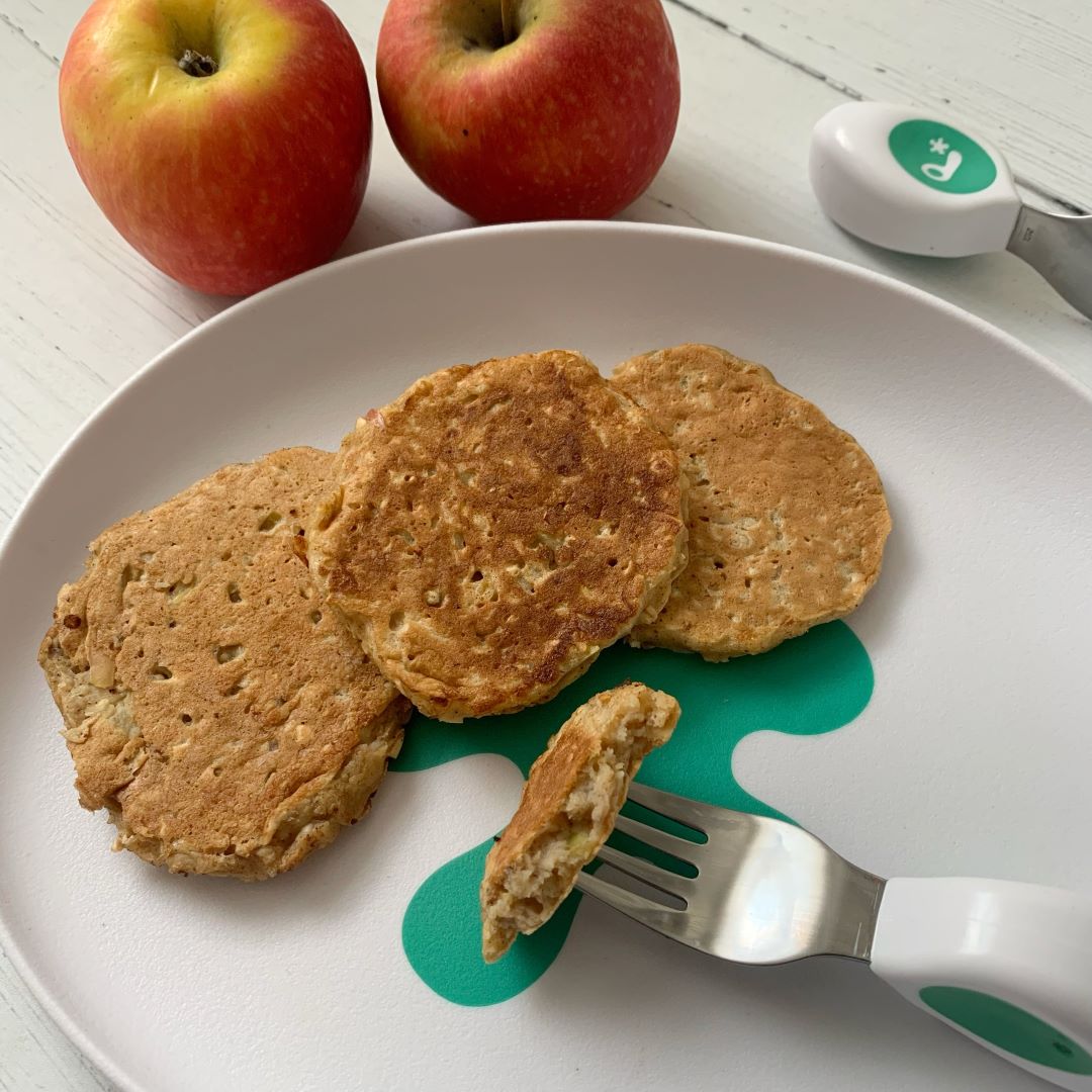 apple oat pancakes - a perfect weaning recipe