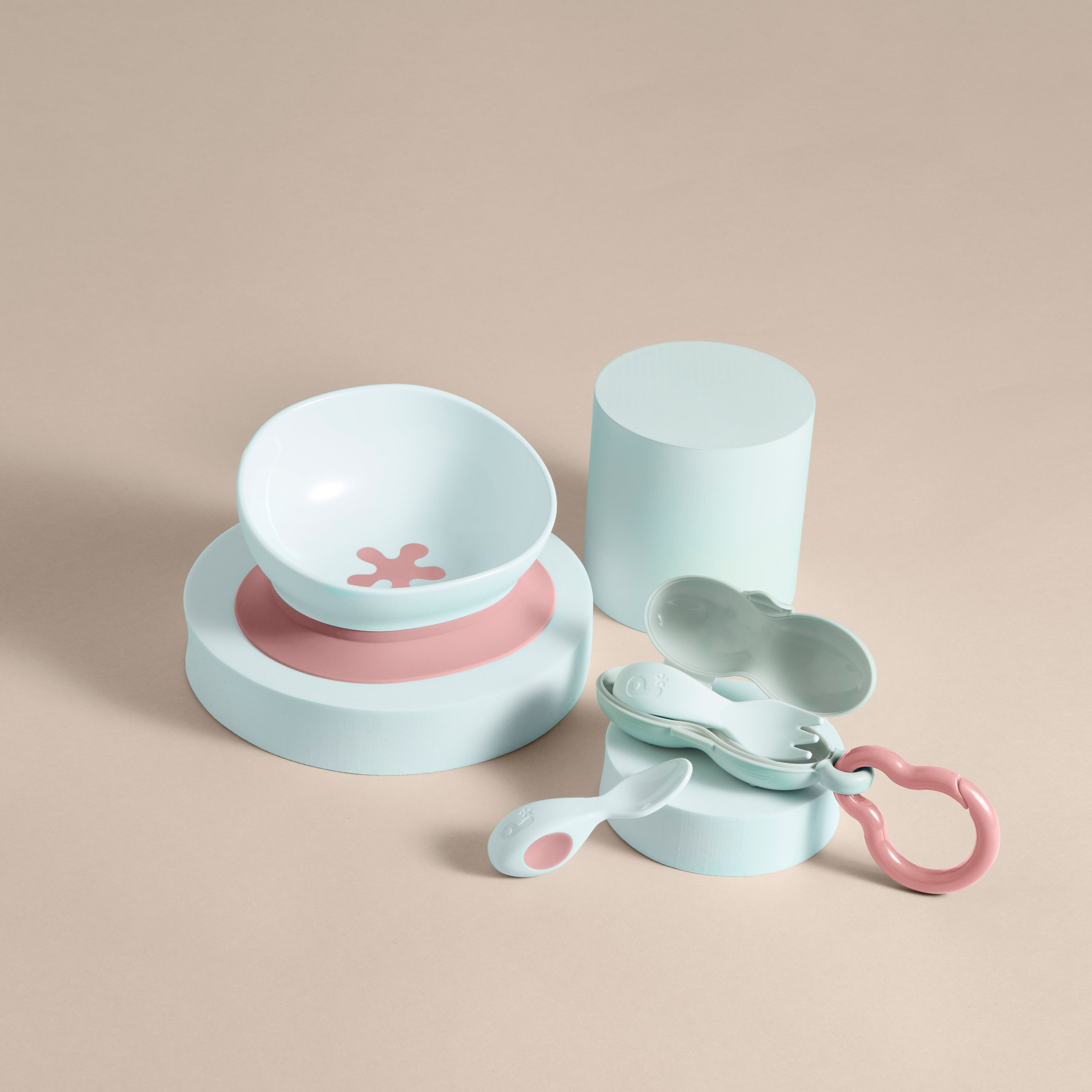 doddl baby bowl and baby cutlery set on beige background