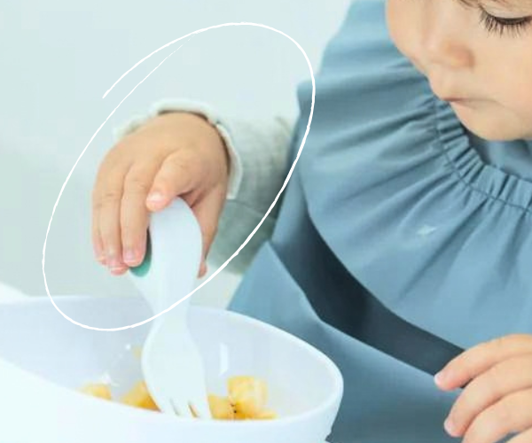 Detail shot · spoon level, food in bowl